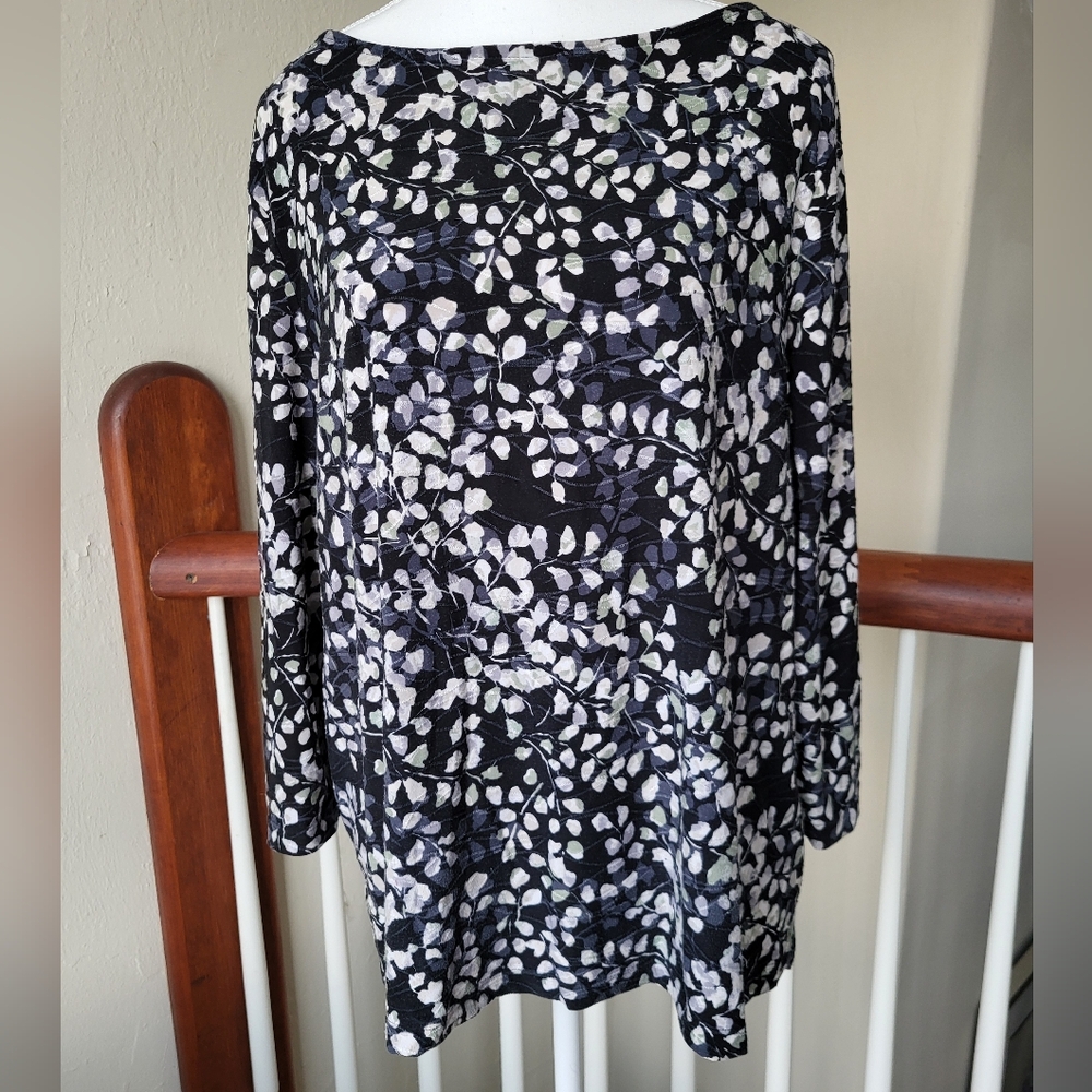 Women's Black Grey Light Olive Tannish White Leaf Print Top